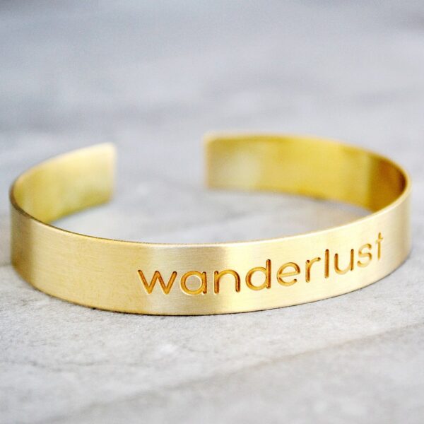 Μπρούτζινο βραχιόλι “wanderlust”